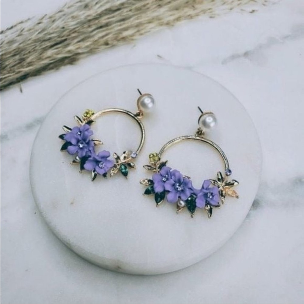 purple flower statement earrings pearl with crystal - Picture 5 of 6